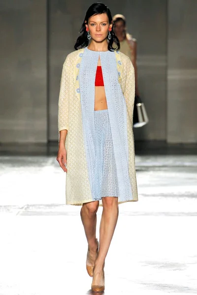 Look 9